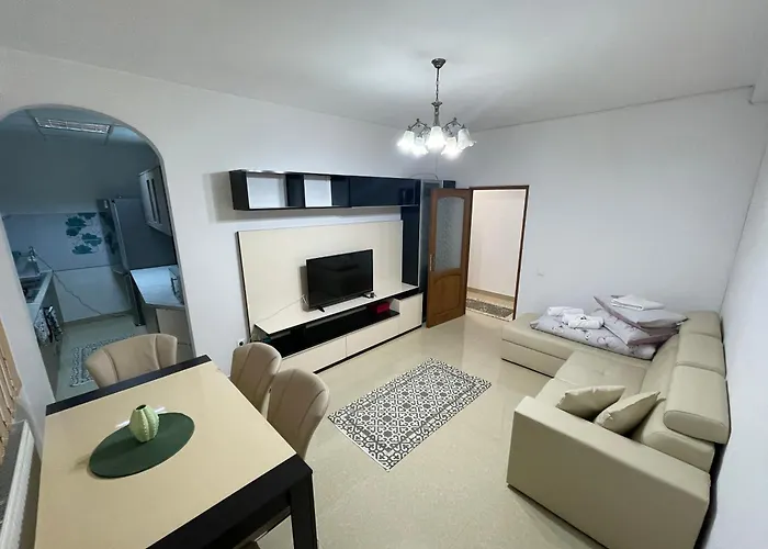 Cozy Central Apartment